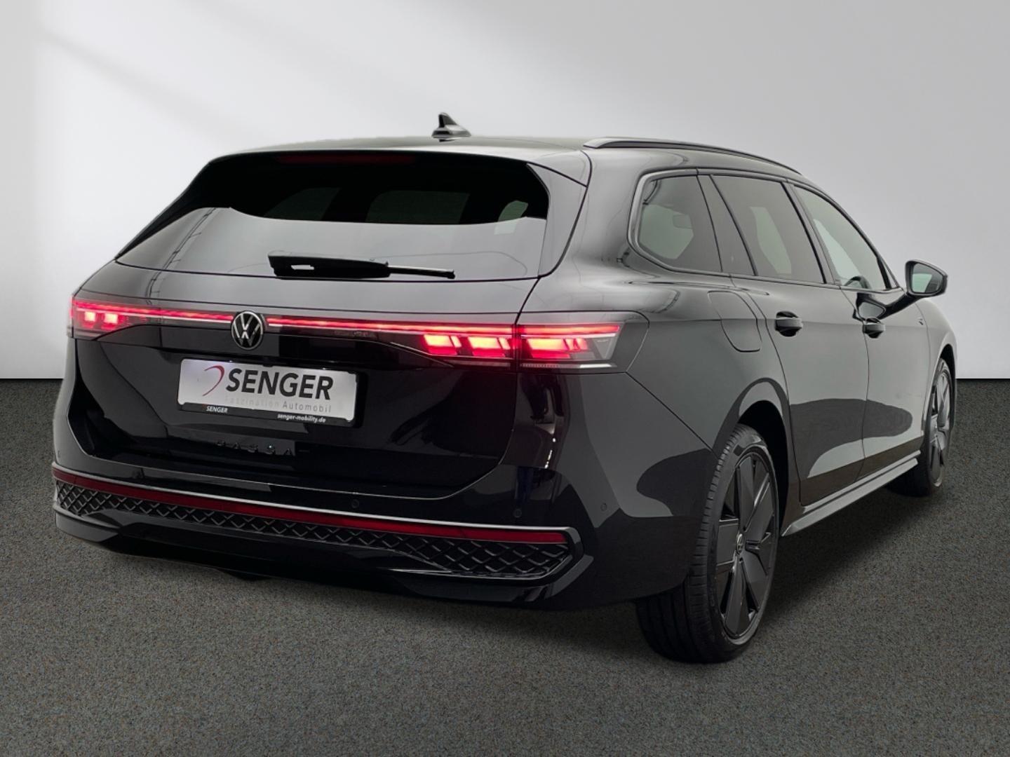Volkswagen Passat Variant 1.5 eHybrid R-Line Pano HuD DCC