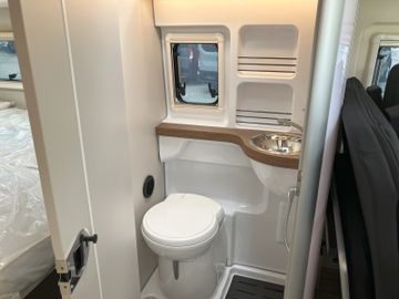 Westfalia Columbus 640 E 140PS 8G Premium Zusatzbett LED