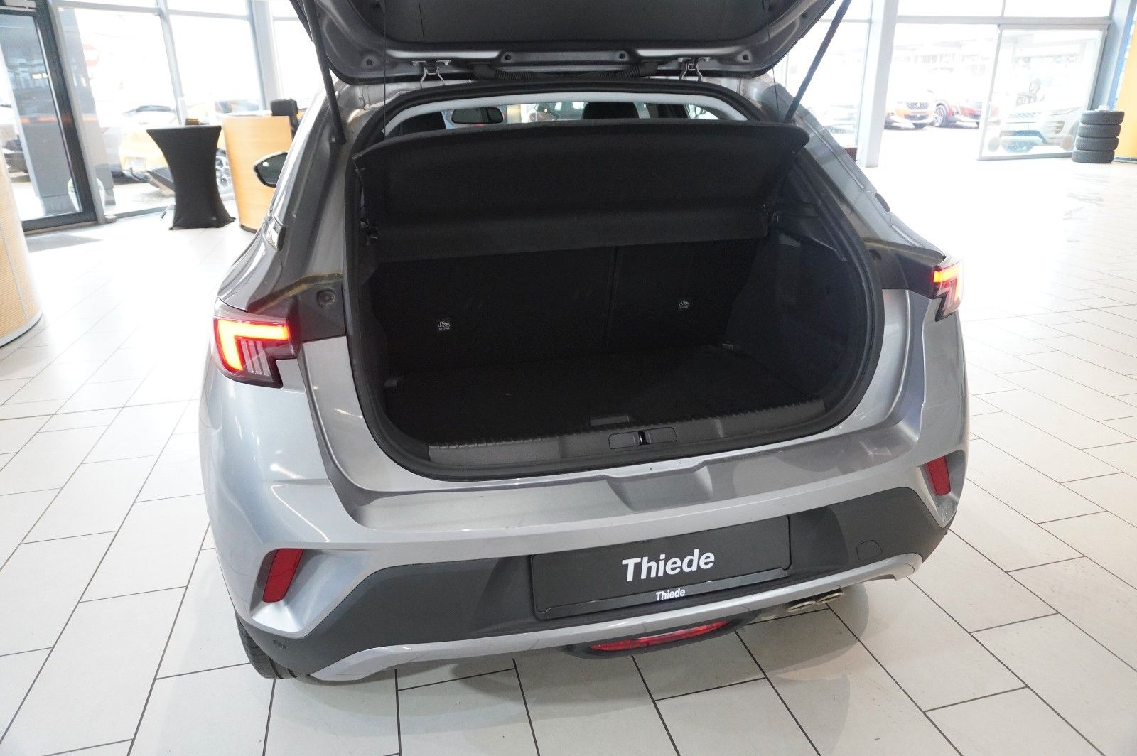 Fahrzeugabbildung Opel Mokka 1.2T ELEGANCE NAVI/LED/KAMERA/SH/SPORT/DAB