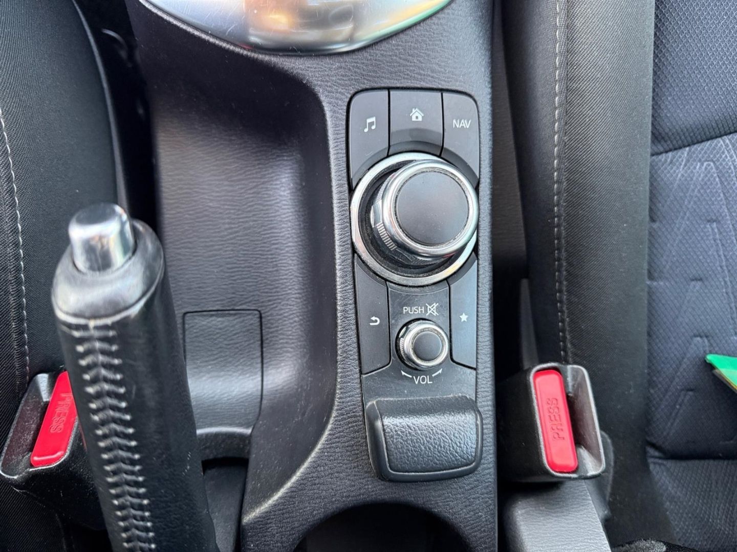 Fahrzeugabbildung Mazda 2 1.5 Exclusive Line Klima Bluetooth Tempomat