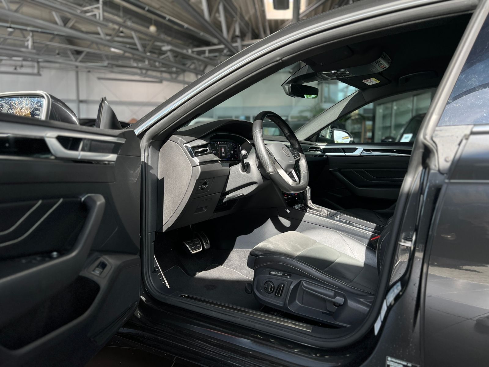 Fahrzeugabbildung Volkswagen Arteon R-Line Massage SHZ NAVI Full Link
