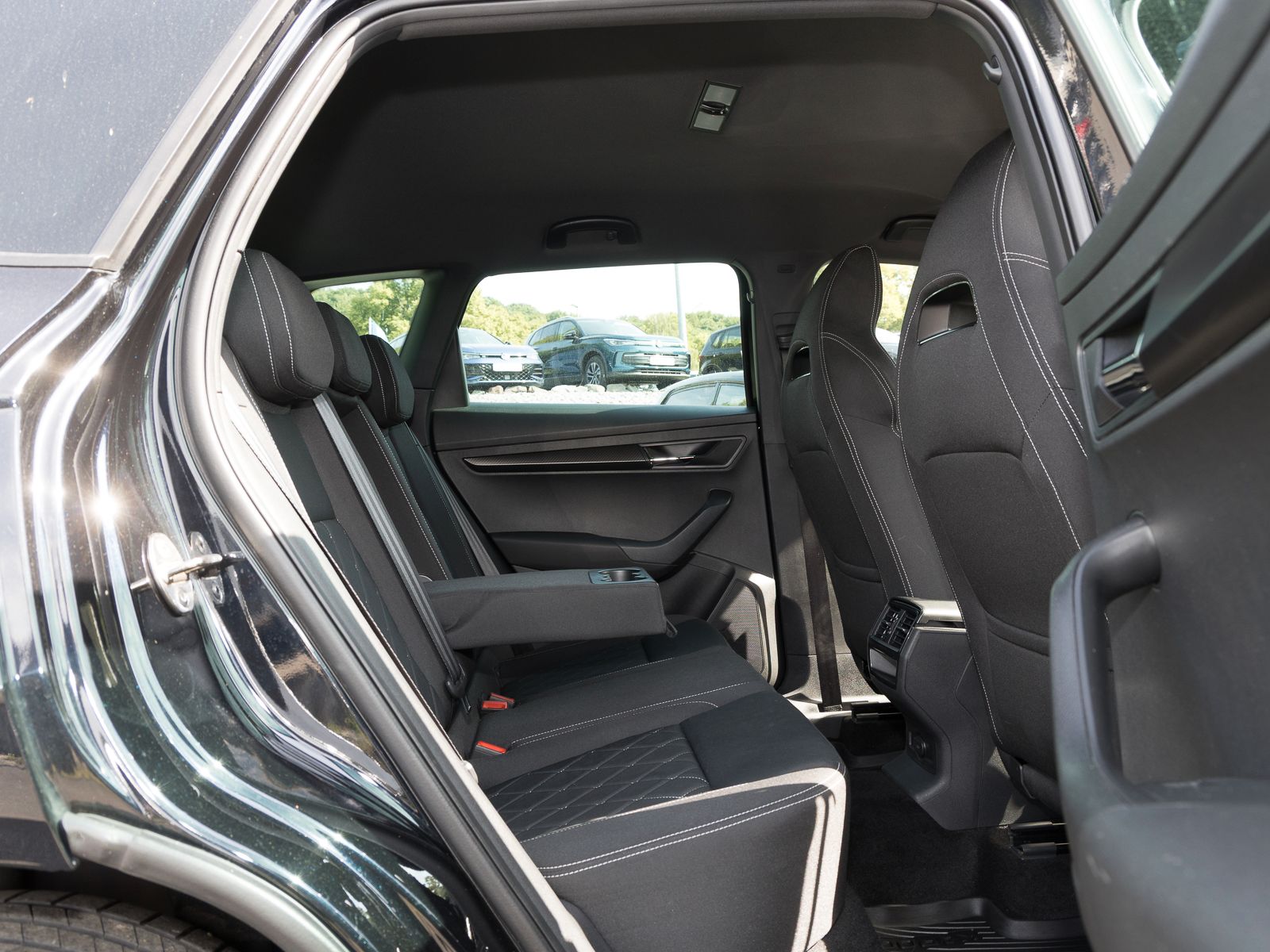 Skoda Karoq 1.5 TSI DSG Sportline NAVI REARVIEW KESSY foto 7