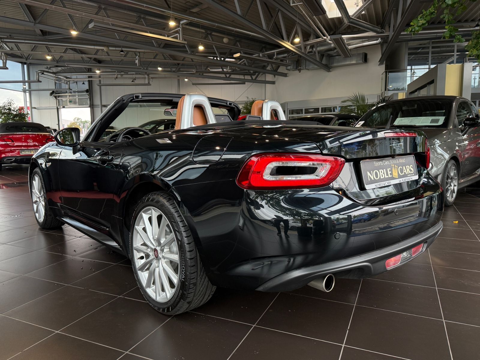 Fahrzeugabbildung Fiat 124 Spider Lusso KAM LED NAVI