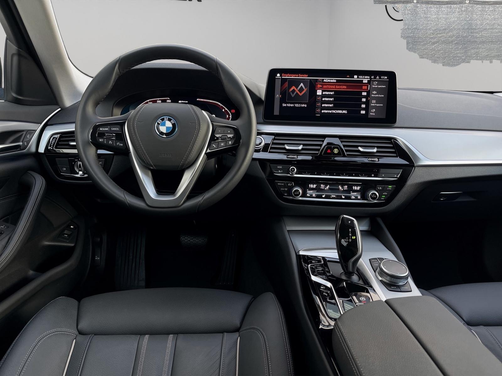 BMW 530e Touring Head-Up PanoDach Komfortsitze UPE 8