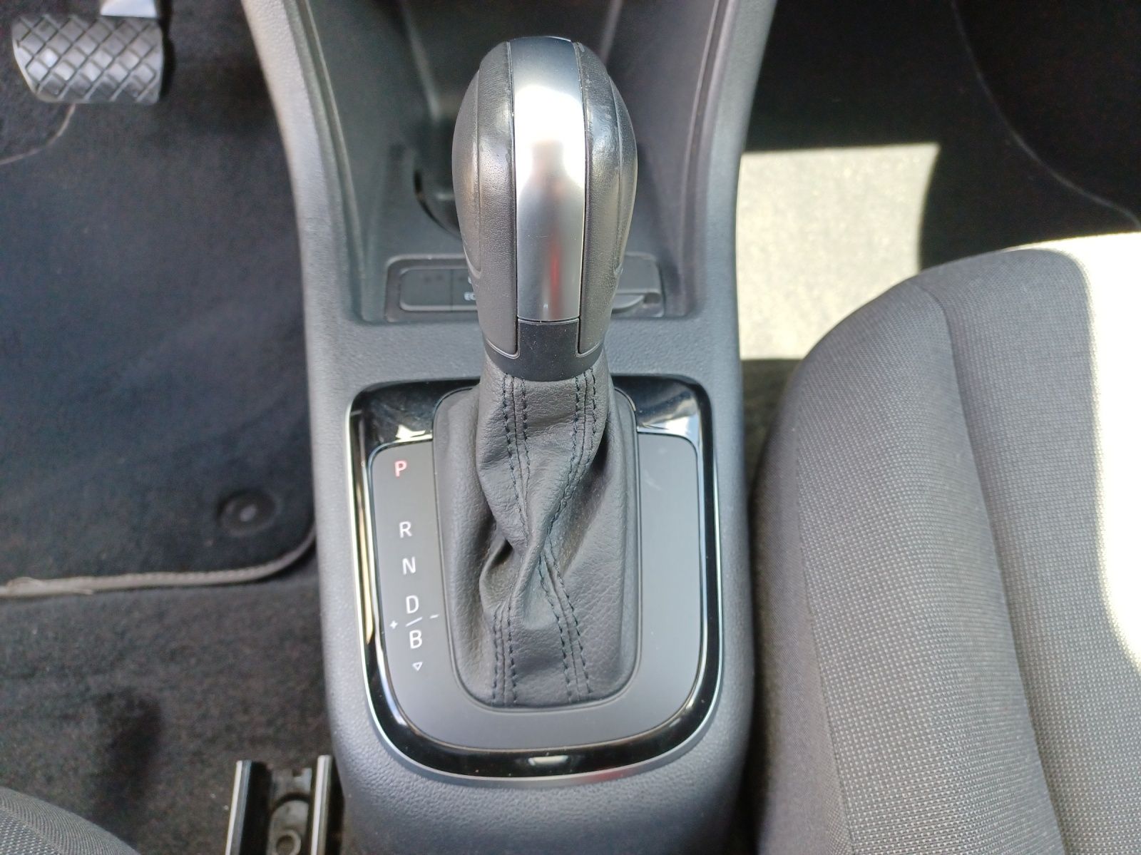 Fahrzeugabbildung Volkswagen e-up! Style-Plus Climatronic DAB SH LM