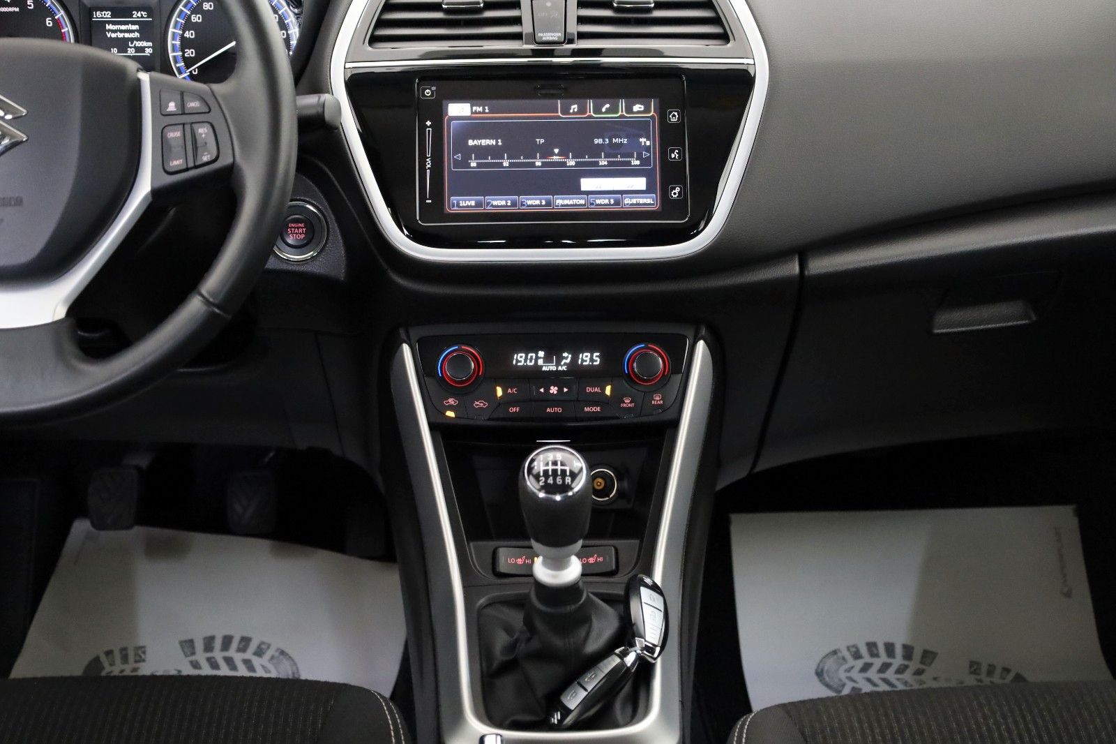 Fahrzeugabbildung Suzuki SX4 S-Cross Comfort LED,SH,PDC,ACC,Apple Car