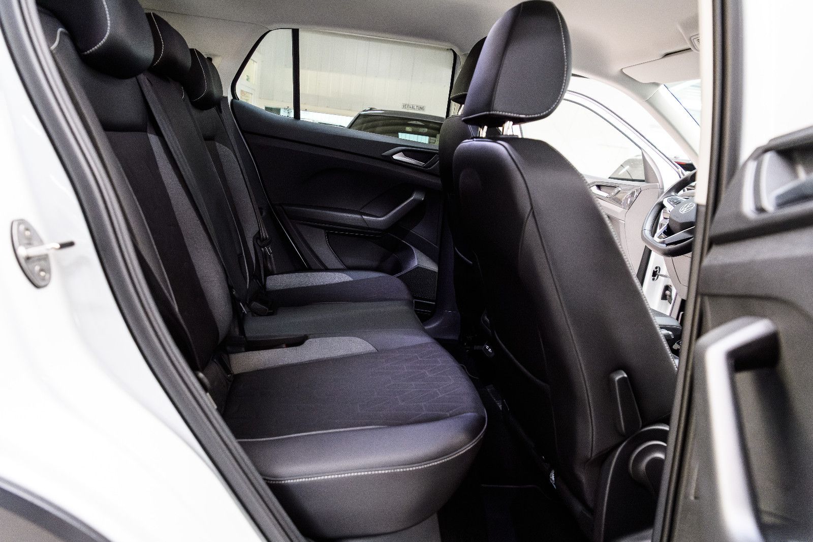 Fahrzeugabbildung Volkswagen T-Cross 1.0 TSI Goal +NAVI +LED