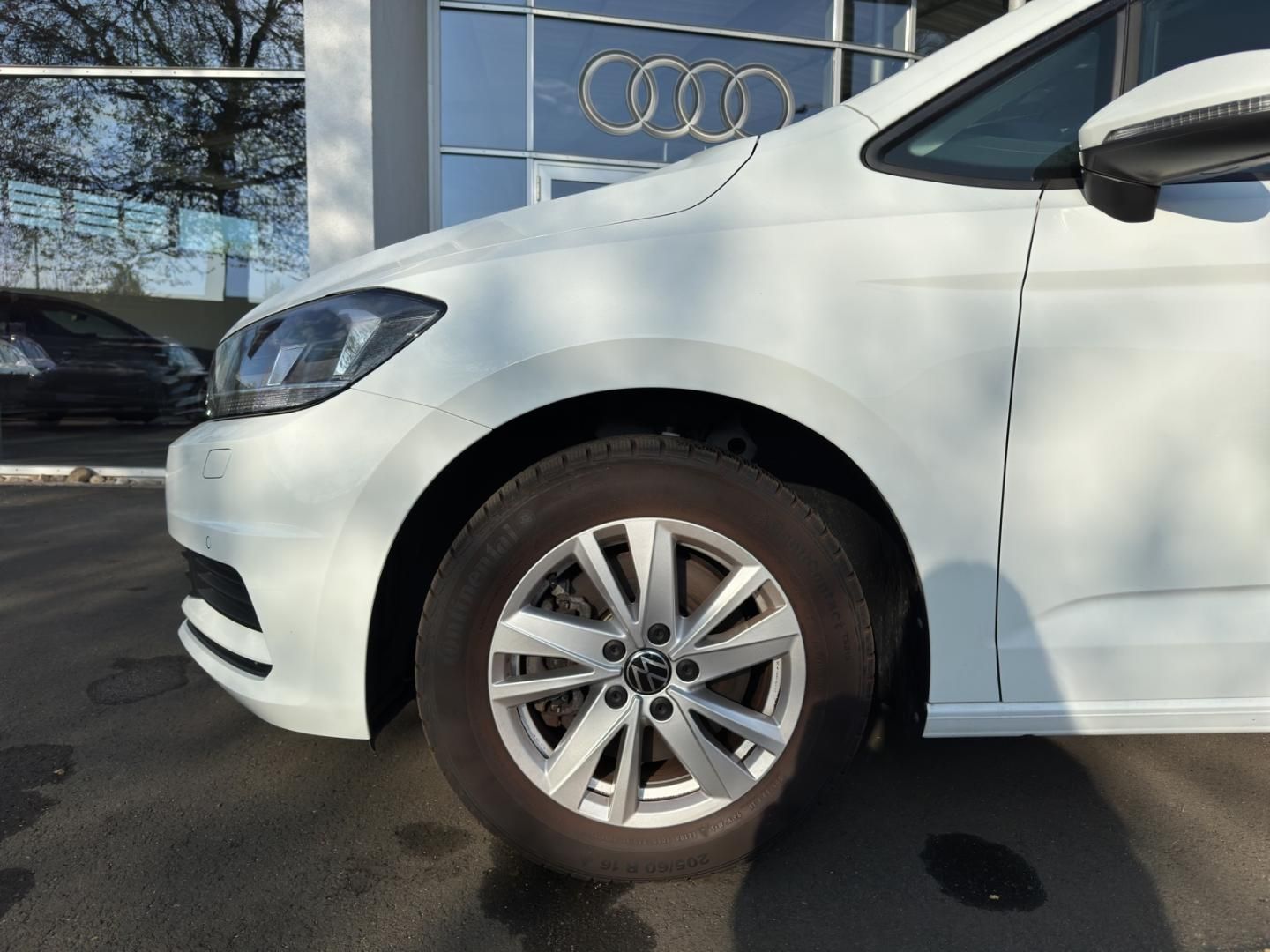 Fahrzeugabbildung Volkswagen Touran Comfortline 1.5 TSI-DSG,7-Sitzer,Rückf.-K