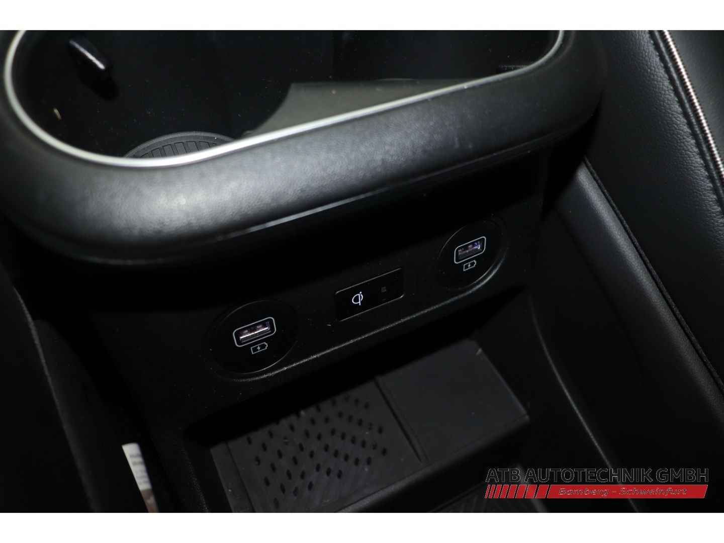 Fahrzeugabbildung Hyundai IONIQ 5 77,4 kWh 4WD SOH 98,6% UNIQ +Relax +20-Z