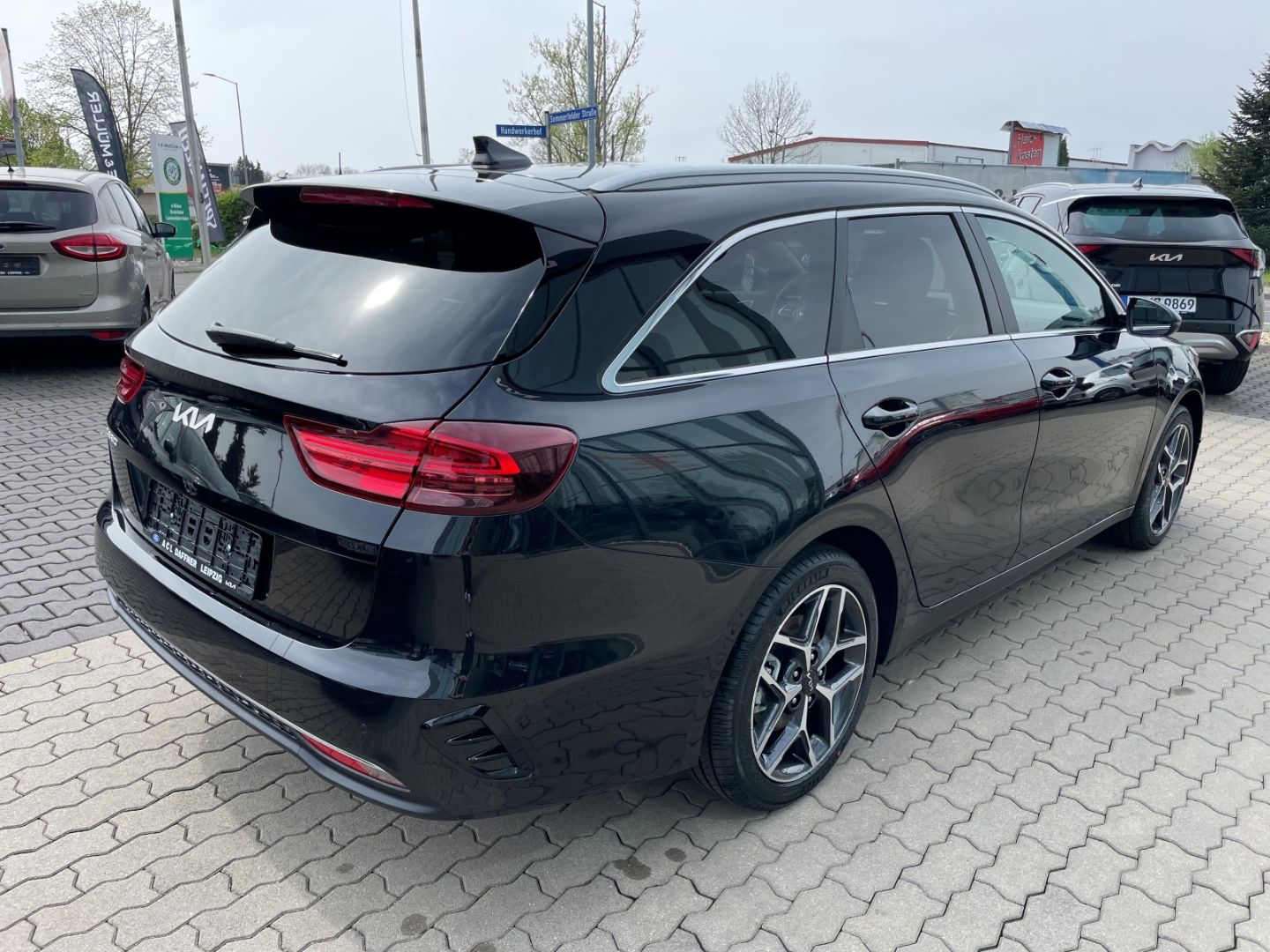 Fahrzeugabbildung Kia Ceed_sw Ultima LED totWinkAss Kamera SHZ PDC