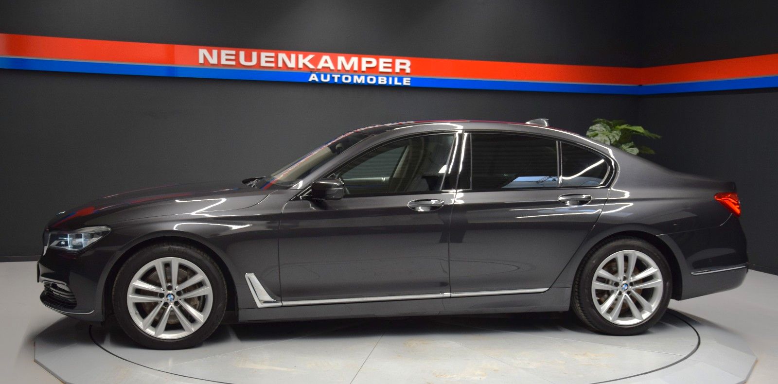 Fahrzeugabbildung BMW 750 d xDrive HuD Leder ACC Massage H&k Laser Kam