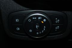 Fahrzeugabbildung Ford Fiesta Titanium 5trg AppLink DAB WinterPaket PDC
