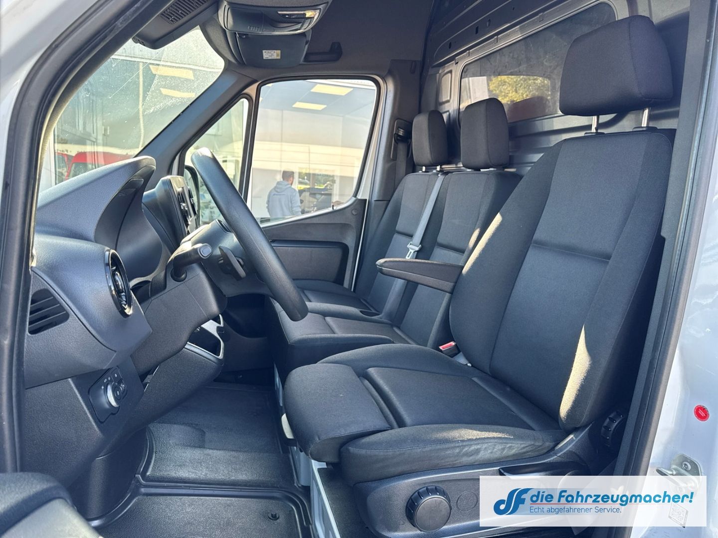Fahrzeugabbildung Mercedes-Benz Sprinter Kasten 317 CDI L2 Automa. Navi CarPlay