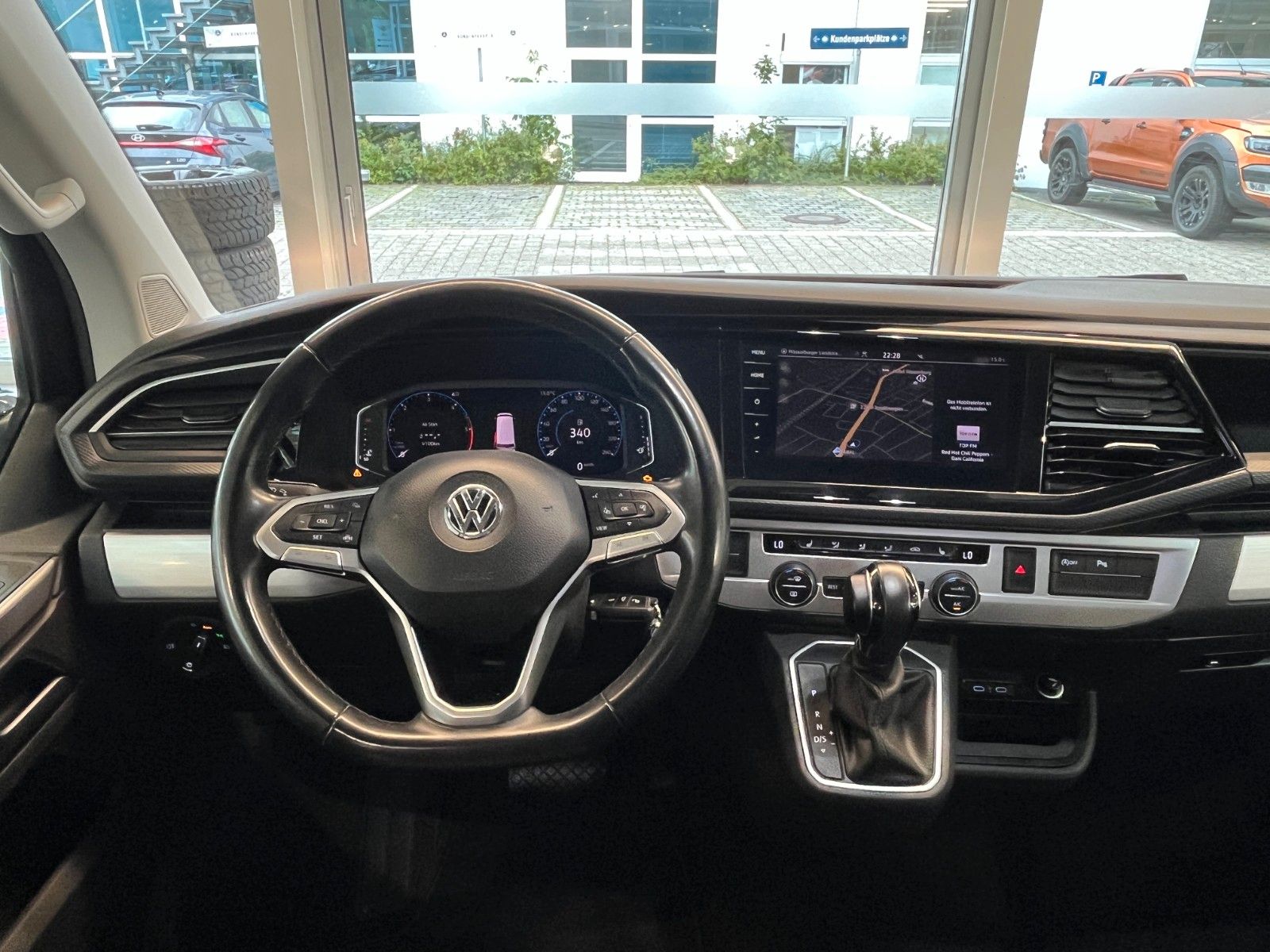 Fahrzeugabbildung Volkswagen T6.1 Multivan Comf. DSG Standhzg, Alcantara ACC