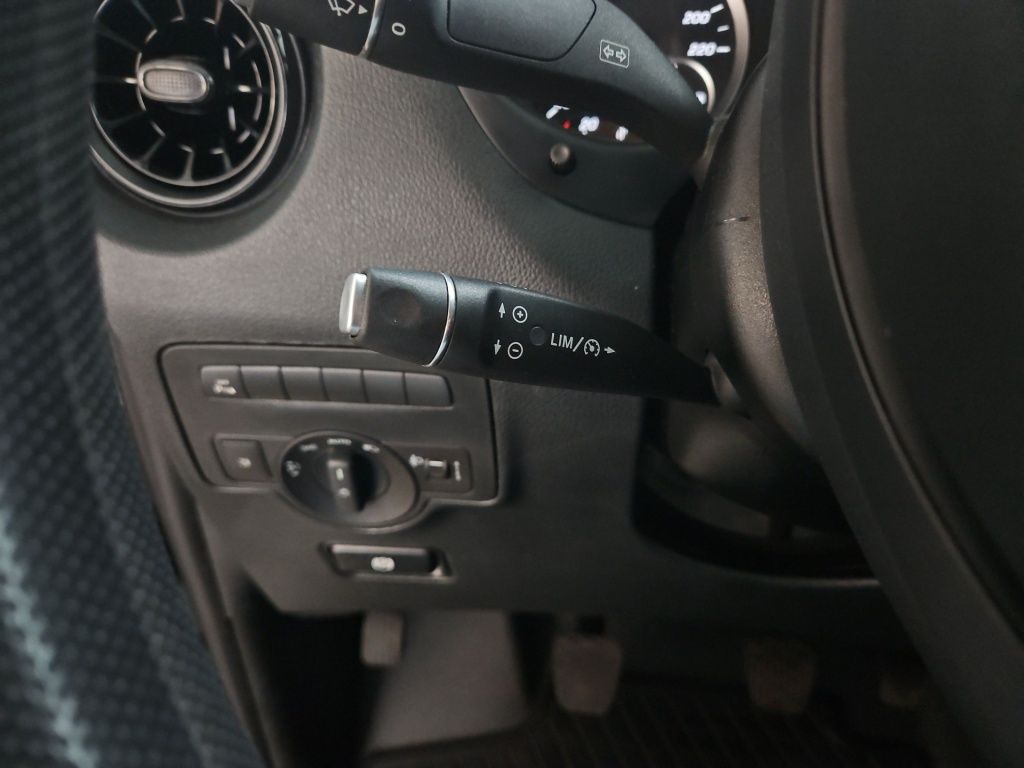 Fahrzeugabbildung Mercedes-Benz Vito 116 Kasten kompakt 2 Sitze AHK PTS Flügelt.