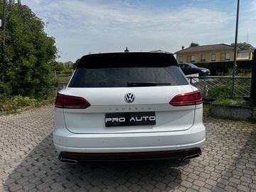 Volkswagen Touareg - 8