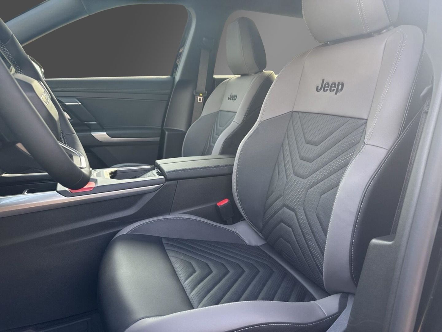 Fahrzeugabbildung Jeep Compass NEW MY26-First Edition-eHybrid-Voll