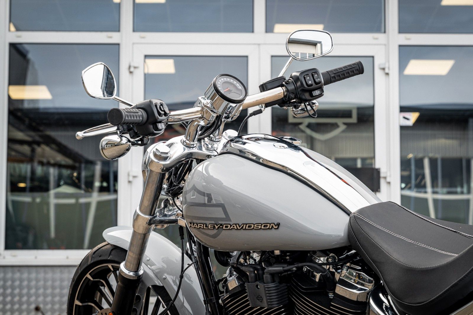 Fahrzeugabbildung Harley-Davidson BREAKOUT FXBR 117 ci - MY25 - Sofort Verfügbar