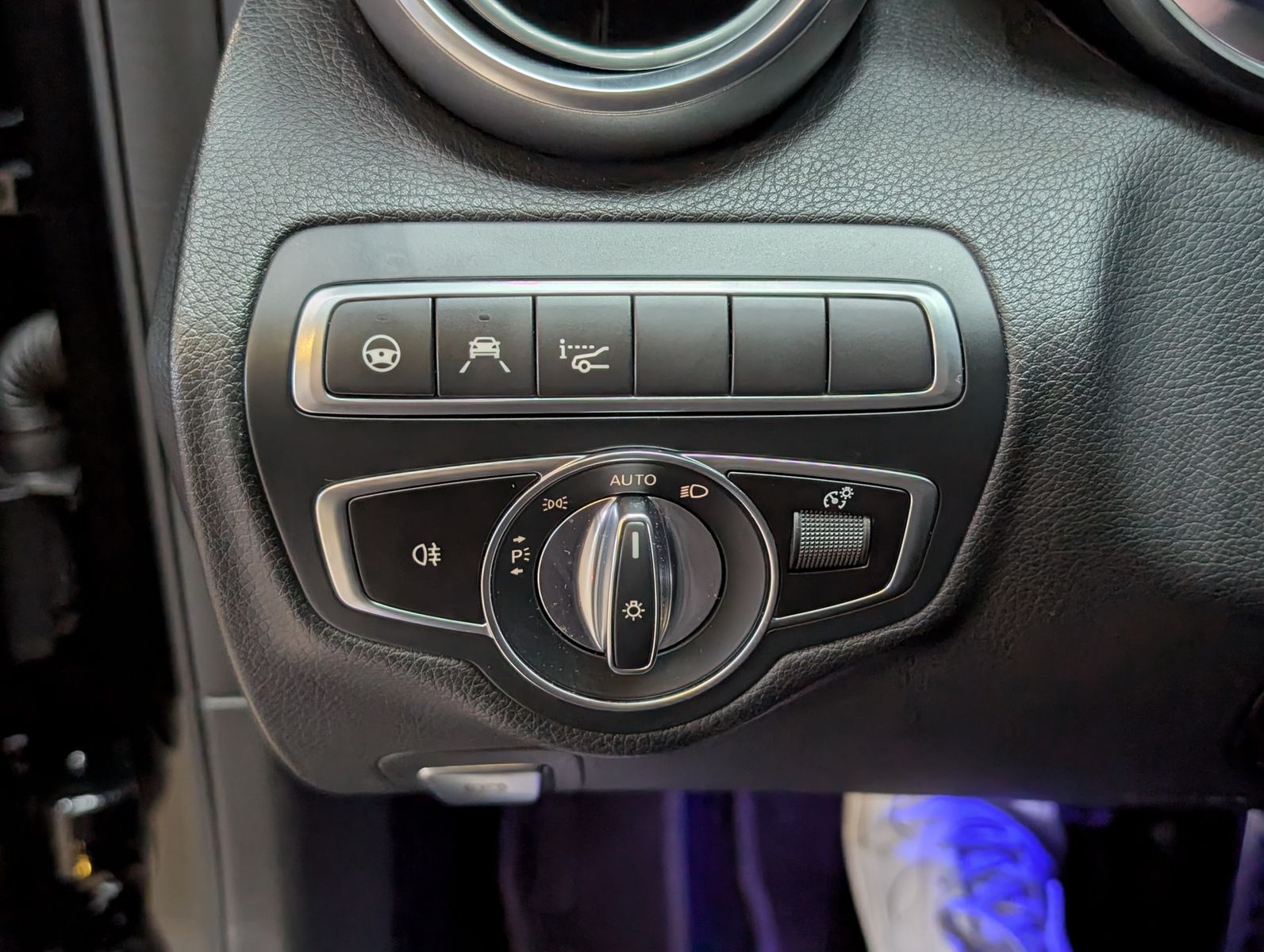 Fahrzeugabbildung Mercedes-Benz C 300 d 4M AMG-Line ACC Multibeam 360° Pano Voll