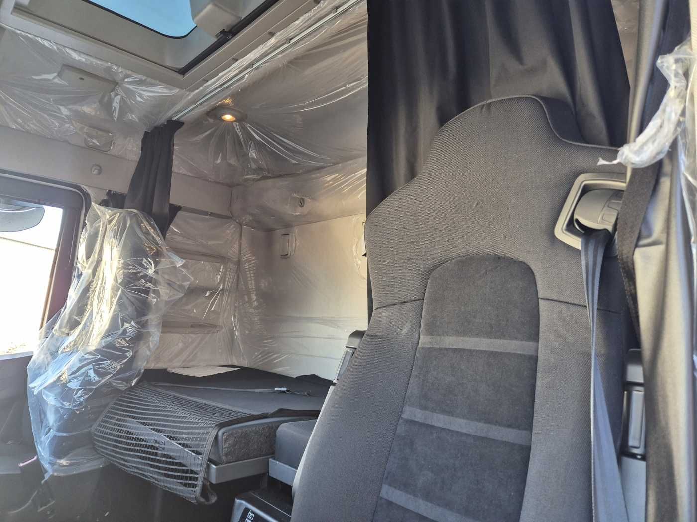 Fahrzeugabbildung Iveco X-Way AS280X46Y/PS ON 6x2 Meiller AK16 Intarder