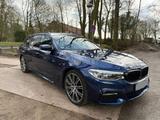 BMW 530d Touring A - sportlich-komfortabel - BMW 530: Blau, Schiebedach, Kombi