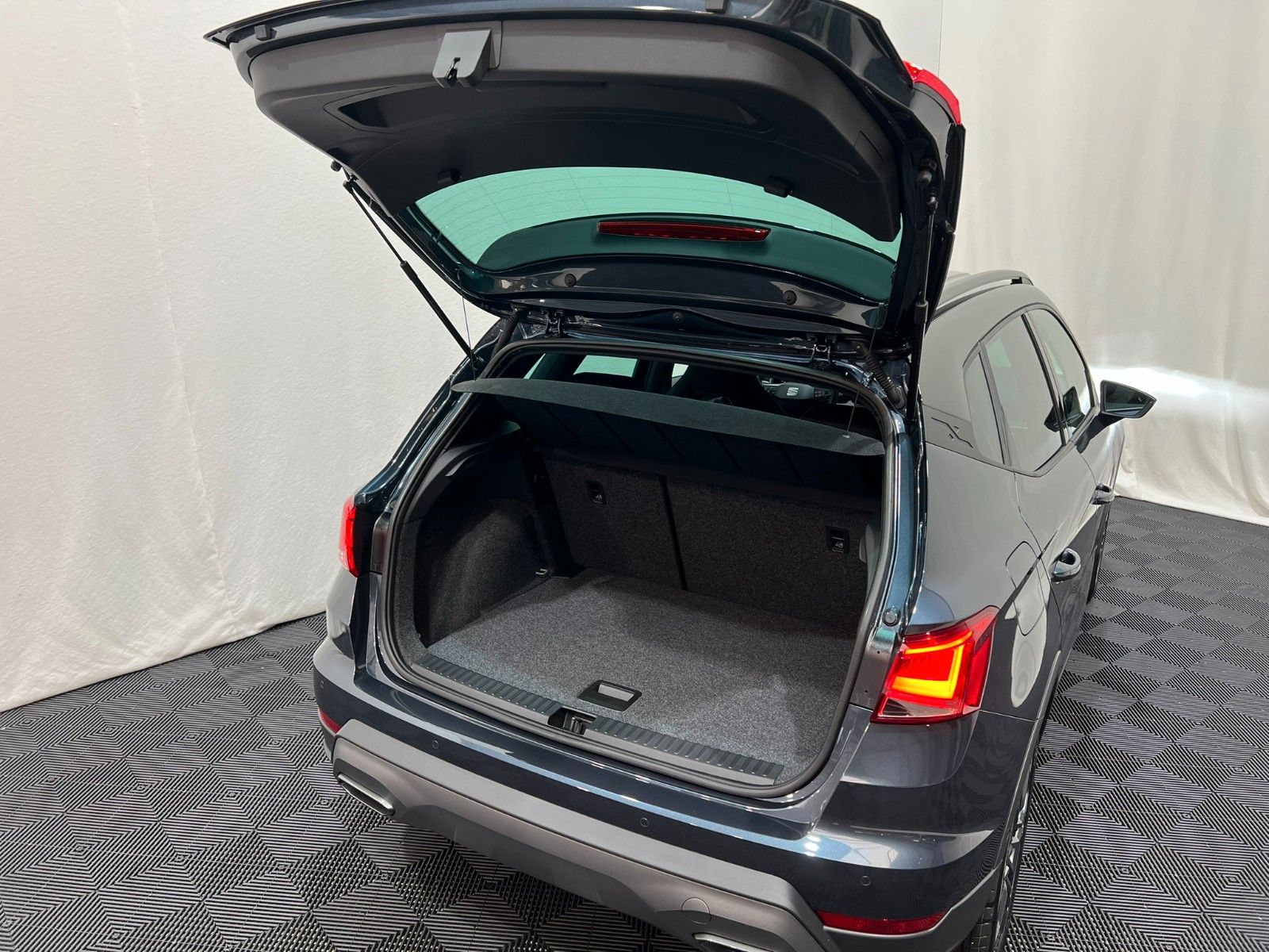Fahrzeugabbildung SEAT Arona 1.5 TSI 110kW FR DSG