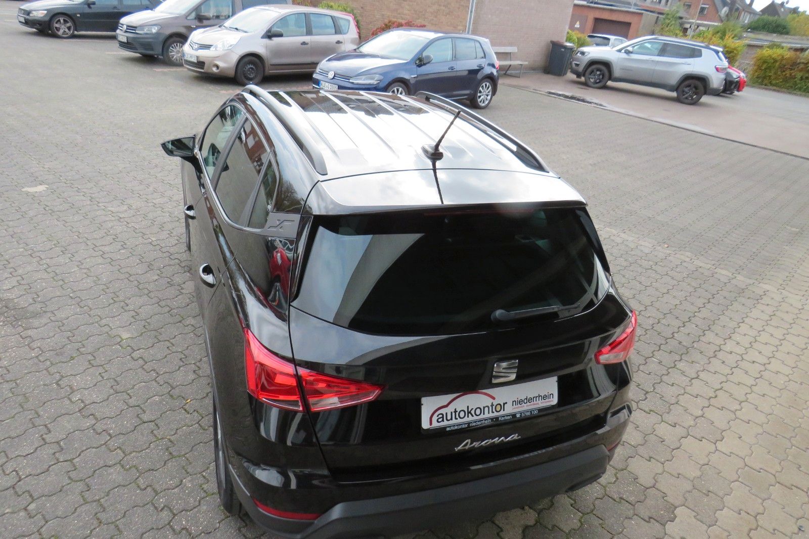 Fahrzeugabbildung SEAT Arona Style DSG LED NAVI DAB GRA PDC 1.HD