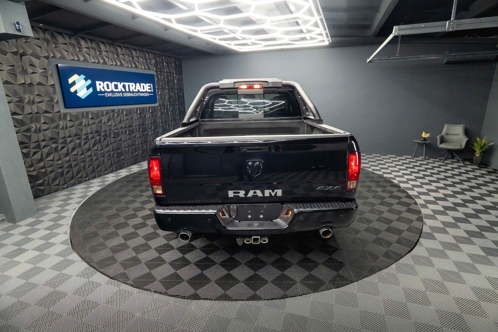 Fahrzeugabbildung Dodge RAM 5.7 V8 HEMI 4x4 OFFROAD Night-Paket *LED*AHK
