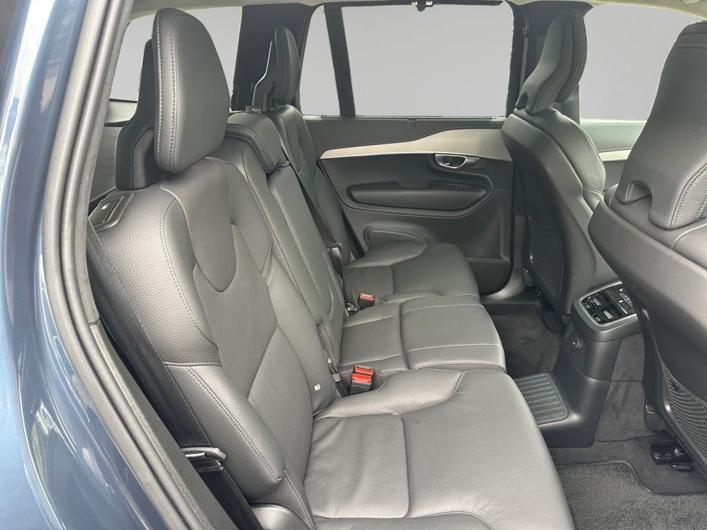 VOLVO XC90 T8 AWD Plug-in Hybrid Ultra Dark 360° AHK s VOLVO XC90 T8 AWD Plug-in Hybrid Ultra Dark 360° AHK s