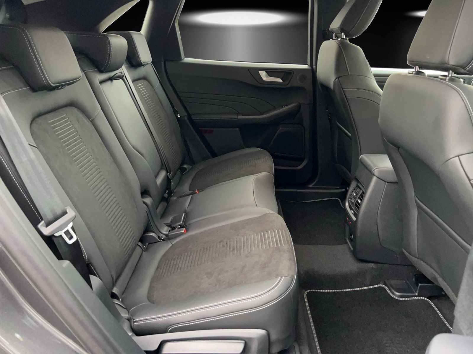 Fahrzeugabbildung Ford Kuga Active X FHEV Glas Dach Winter P. LM 20Z