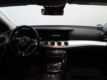 Mercedes E 220 - 5