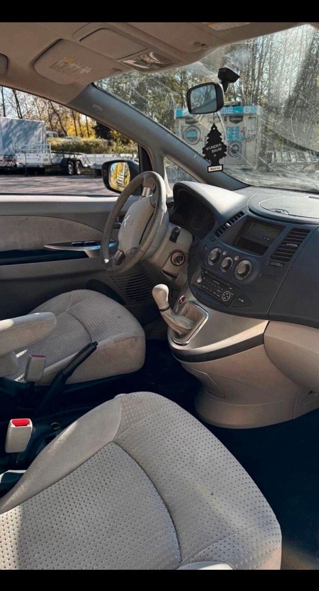 Mitsubishi Grandis 2006 — engine 165 HP (121kW)