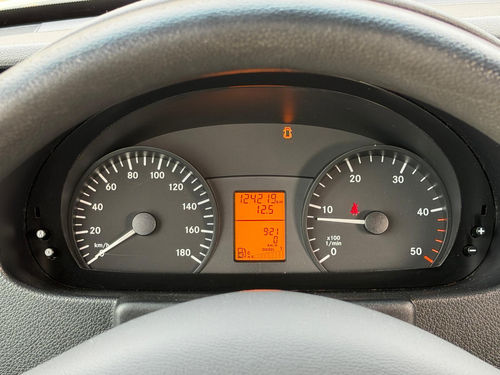Mercedes-Benz Sprinter 313CDI Bus 9-Sitze L2H2 RWD Schwingsitz