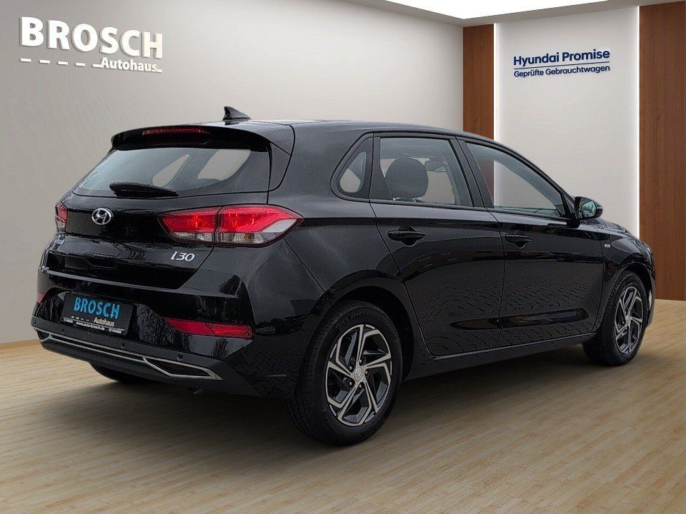 Fahrzeugabbildung Hyundai i30 1.0T 48V SELECT 1HD GARANTIE-4.28 PDC+KAMERA