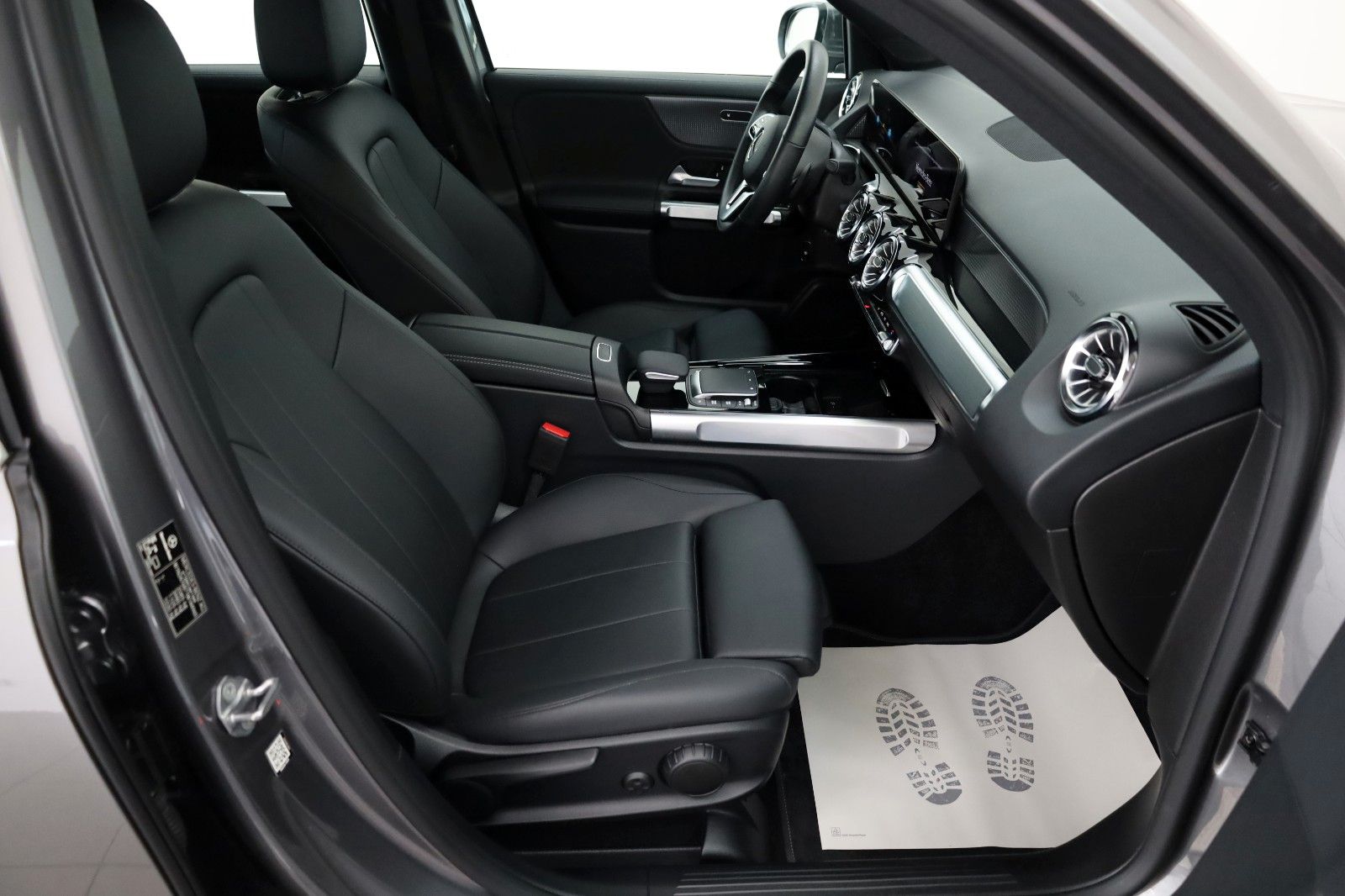 Fahrzeugabbildung Mercedes-Benz GLB 200 Progressive,Leder,Navi,LED,SH,Kamera,DAB