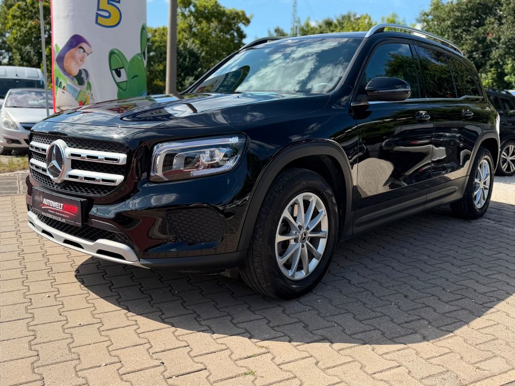 Image of Mercedes-Benz GLB 220