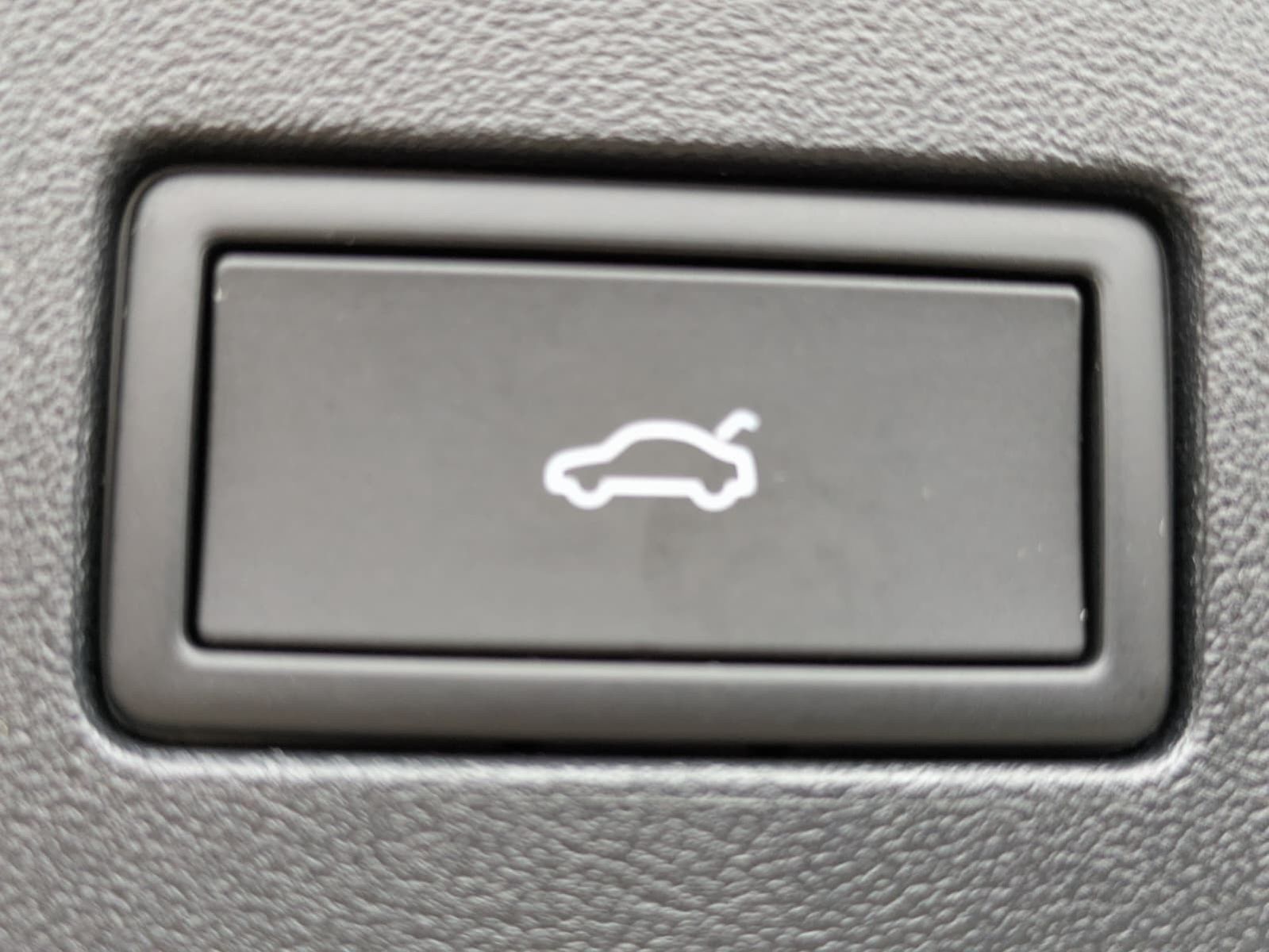 Fahrzeugabbildung Volkswagen Tayron 2.0 TDI 4M R-Line BLACK*7Si*MATRIX*PANO