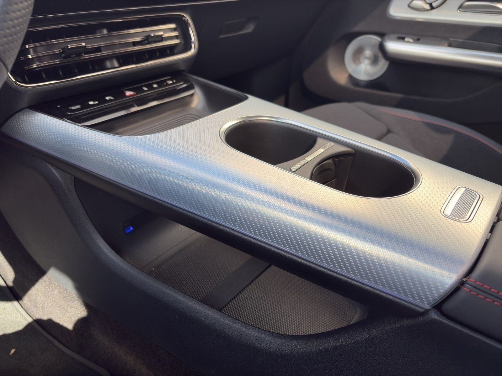 Fahrzeugabbildung Mercedes-Benz CLA 220 4M AMG SUPERSCREEN Burm3D PANO AHK HUD