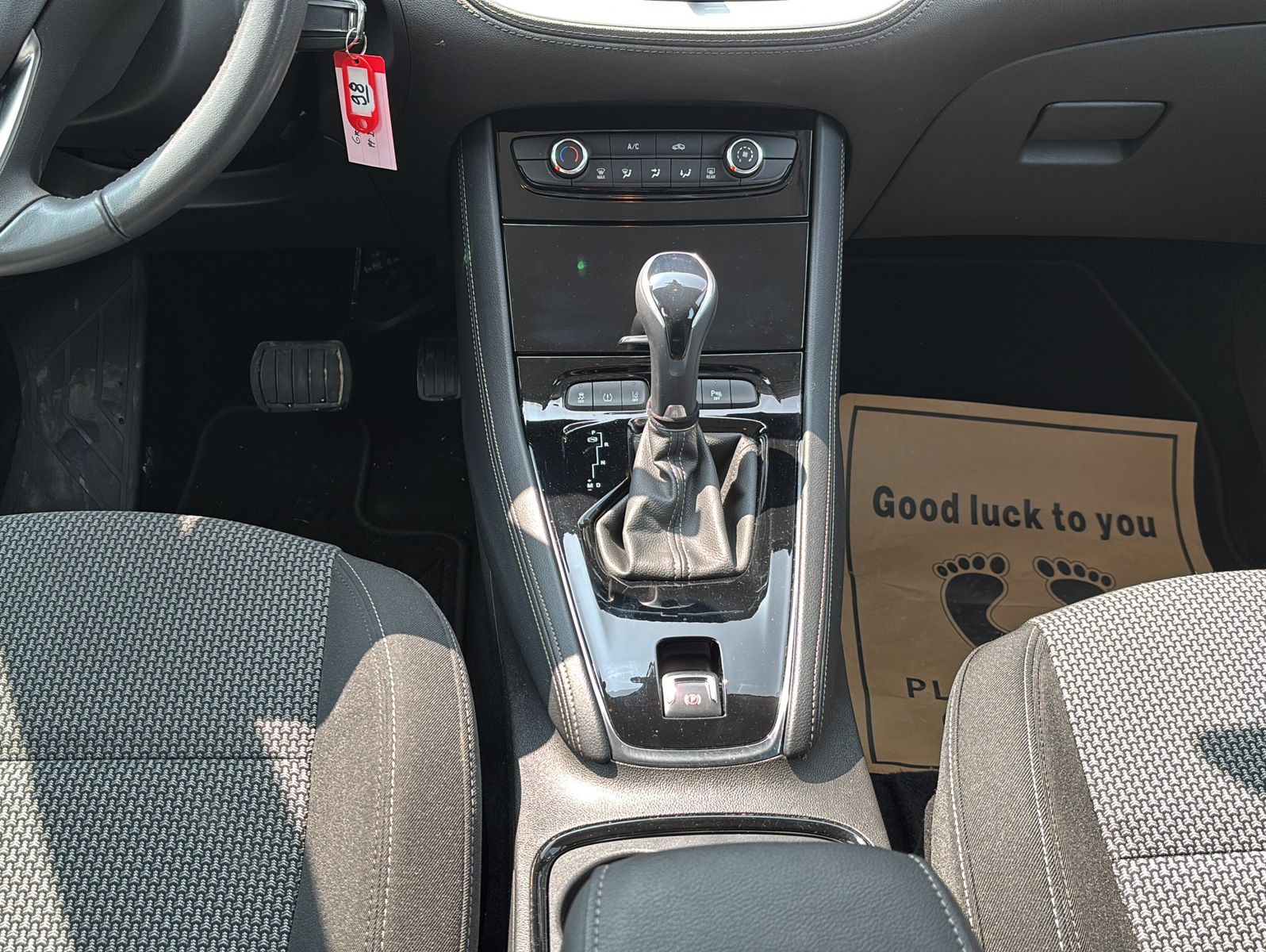 Fahrzeugabbildung Opel Grandland X 1.2 Turbo 96kW Edition Auto