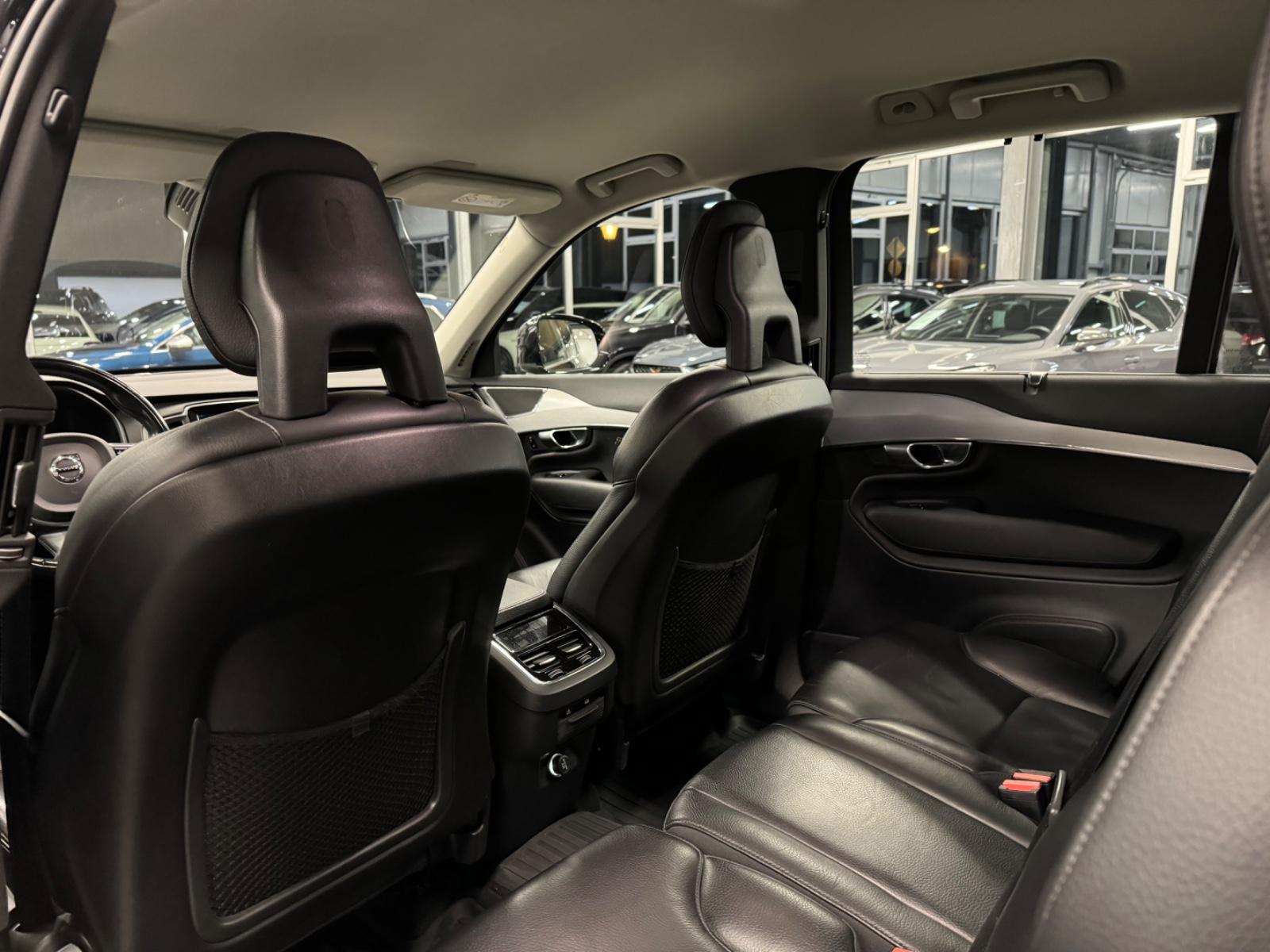 Volvo XC 90 Momentum AWD Navi SHZ LHZ LED 7-Sitzer