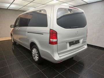 Mercedes V 220 - 5