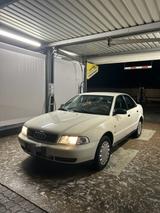 Audi A4 B5 1.8 Automatik  nur 84.000 km - Audi A4 aus 1995 mit Benzin-Antrieb: Limousine