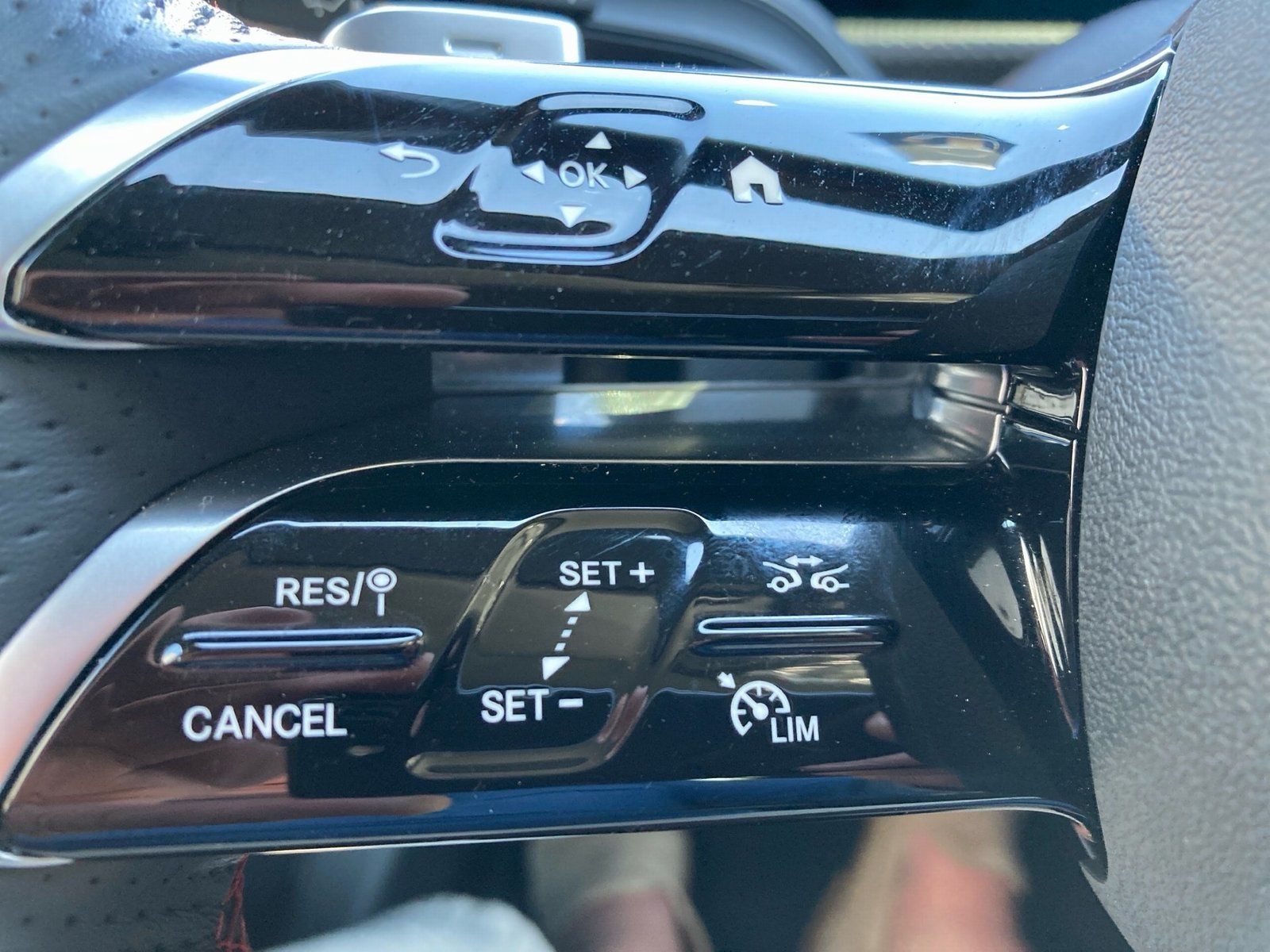 Fahrzeugabbildung Mercedes-Benz CLA 180 SB AMG Line*LED*Kamera*CarPlay*18"*Easy*