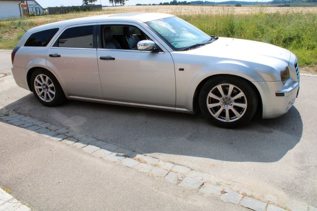 Chrysler 300C Touring 3.0 CRD Autom. -