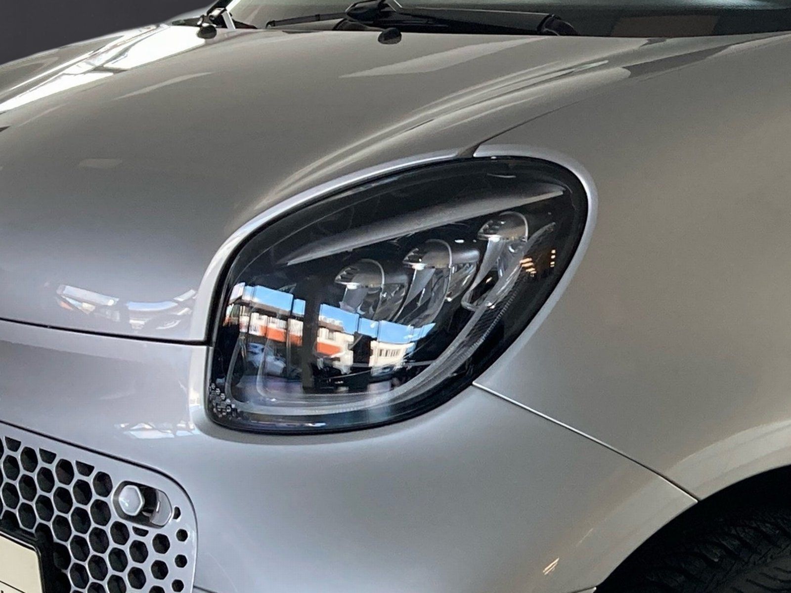 Fahrzeugabbildung Smart smart EQ fortwo Exclusive*Kamera*Media*LED*22kW*