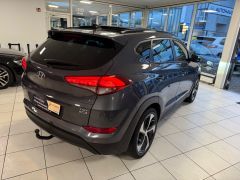 HYUNDAI Tucson 2.0 4WD PANO NAVI CAM LEDER AHK 2.HAND