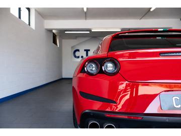 2021 Ferrari GTC4LUSSO — миниатюра 13