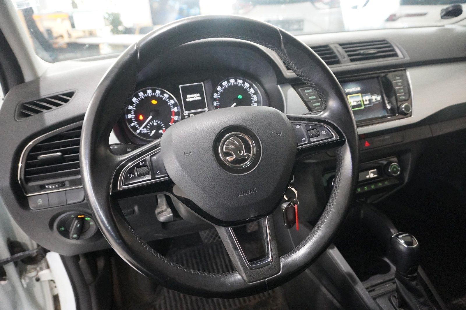 Fahrzeugabbildung SKODA Fabia Combi 1.4 TDI AMBITION DSG NAVI/LED/PDC
