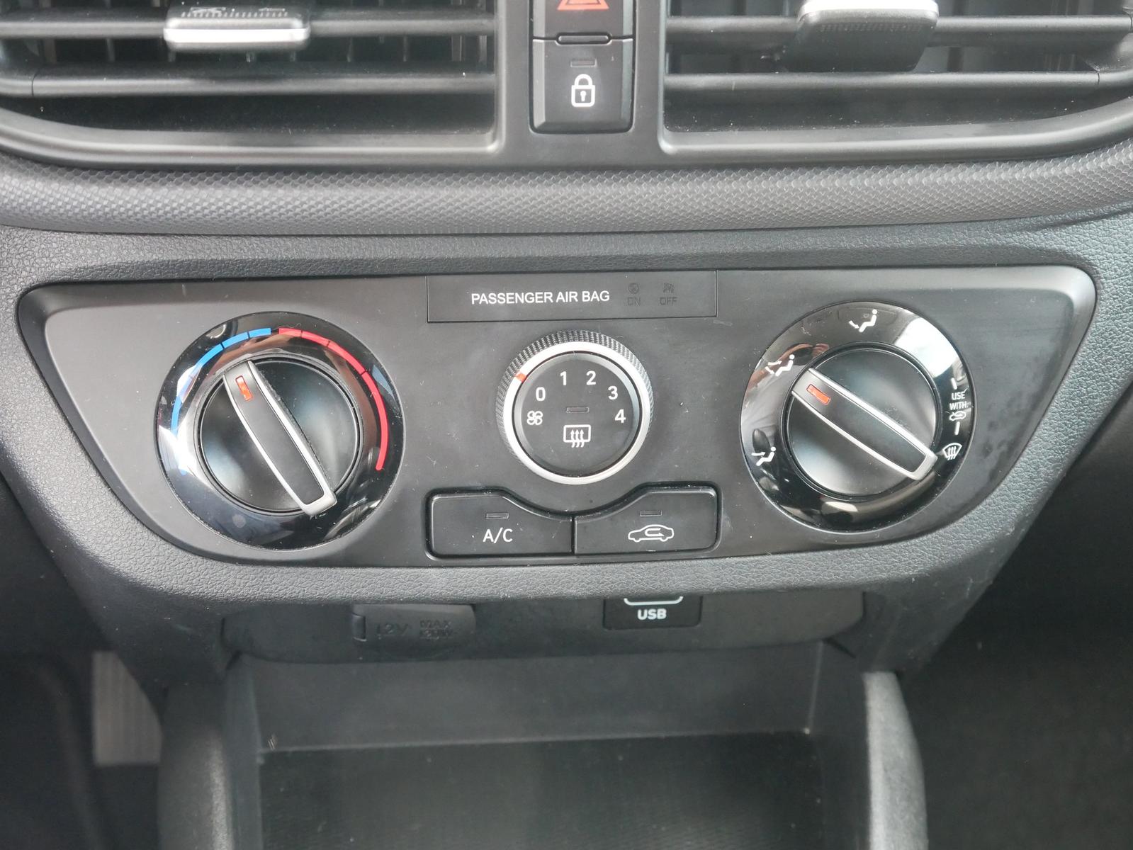 Hyundai i10 1.0 Edition 30 Klima DAB Tempomat Bluetooth
