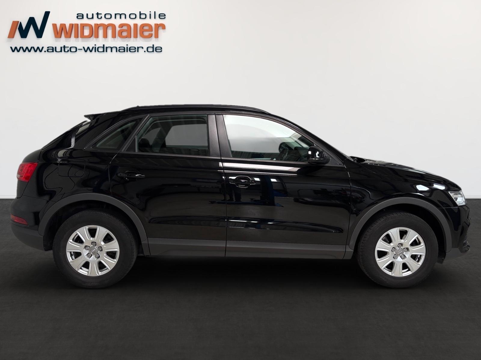 Audi Q3 2.0 TDI quattro S-tronic -- AHK/ Glasdach